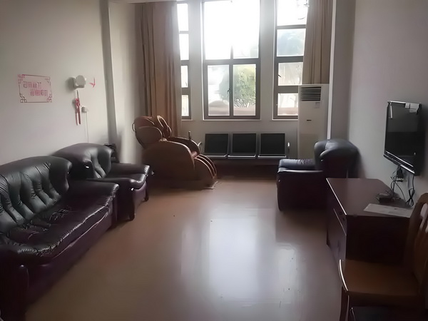女人老了，走不动了，这2件事最好守口如瓶，这才是真聪明